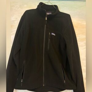 Patagonia men’s zip fleece Size: M